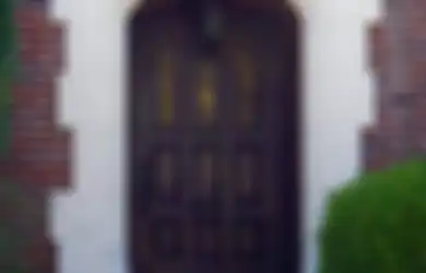 Dapat Seimbangkan Keselarasan, Ini Alasan Pintu Besar Lebih Dianjurkan Dalam Fengshui