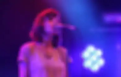 Chvrches Siapkan Single Collab Bareng Vokalis 'The Cure'