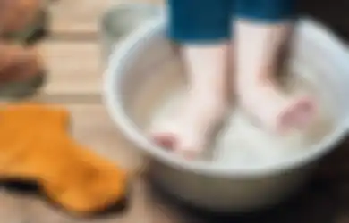 Rendam Kaki dengan Ramuan Ini, Racun dalam Tubuh hingga Stres Dapat Segera Diatasi!