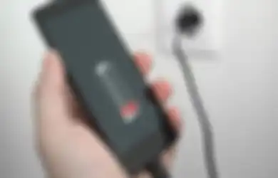 Bahaya Charge HP di Stasiun Pengisian Daya Umum, Rentan Diretas!