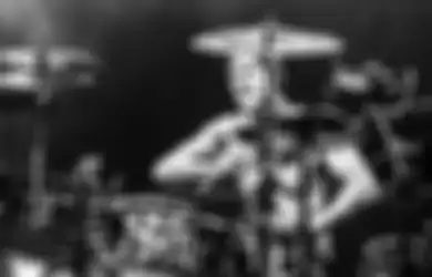 Travis Barker Jual Sejumlah Alat Band Pribadinya, Termasuk Yang Lo Lihat di Video Klip 'Adam's Song'. BU Bos?