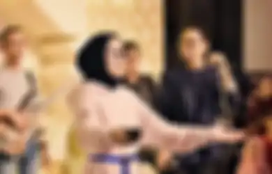 Ibunda Nissa Sabyan Kabur Dikejar Awak Media, Sosok Ini Benarkan Sang Vokalis Kini dalam Kondisi Berbadan Dua: Faktanya Seperti Itu