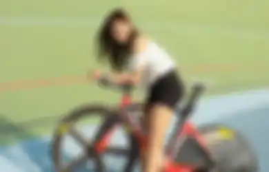 Awalnya Berniat Diet, Gadis Cantik Asal Yogyakarta Ini Malah Menjadi Pembalap Profesional