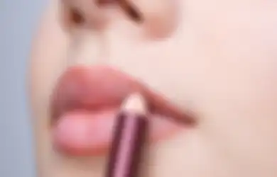 5 Rekomendasi Lip Liner di Bawah 70 Ribu yang Bisa Kita Coba