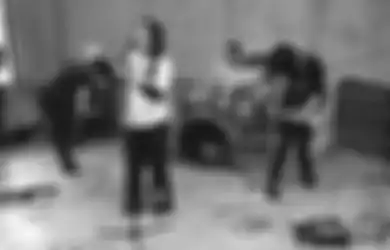 5 Rekomendasi Band Post Punk Indonesia Kalo Lo Suka Joy Division