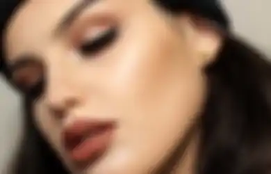 Jangan Asal! Kepoin Warna Lipstik Paling Pas Sesuai Bentuk Bibir Kita!