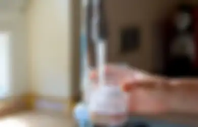 Jangan Gunakan Air Keran Lagi untuk Cuci Botol Minum, Begini Cara Terbaik Mencuci Botol Menurut Ahli, Selama Ini Salah Kaprah!