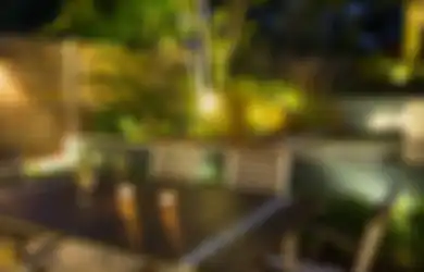 Harus yang Tahan Cuaca dan Hemat Energi, Begini Cara Memilih Lampu Taman!