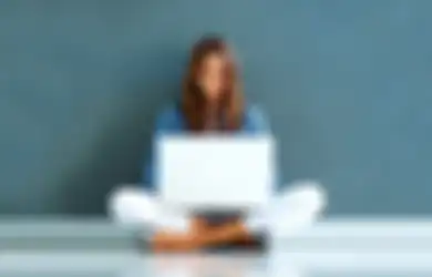Stop Memangku atau Meletakan Laptop di Paha, Rentan Kena Kanker Kulit!