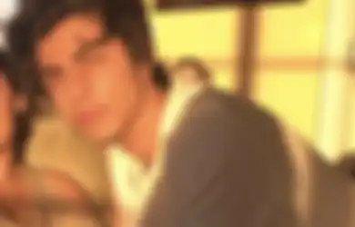 10 Potret Aryan Khan, Putra dari Shahrukh Khan yang Bikin Jatuh Cinta. Mirip Ayahnya!