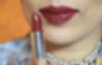 5 Wana Lipstik Ini Cocok Buat Semua Warna Kulit, Lho. Bikin Fresh!