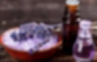  5 Essential Oil untuk Kulit Bibir yang Kering dan Pecah-Pecah!