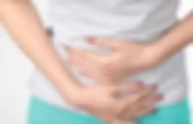 Waspada! Apel dan 4 Makanan Ini Ternyata Bikin Perut Kembung, Lho!