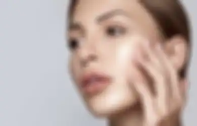 Rekomendasi 3 Foundation Lokal Dengan Oil Control Terbaik, Cobain