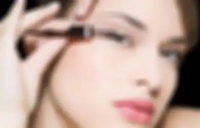 Cara Membuat Mata Sipit Terlihat Besar Dengan Makeup, Gampang