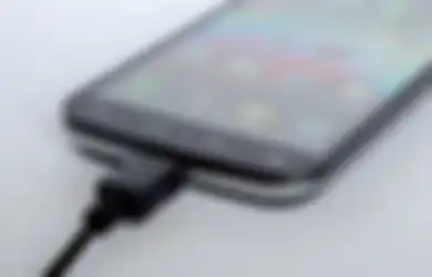 Mudik? Lakukan 10 Hal Ini Biar Baterai HP Awet Selama Perjalanan!