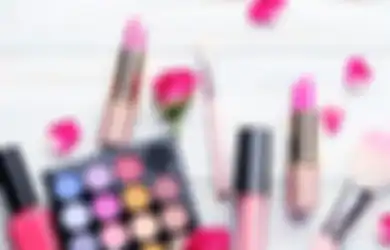 Wajib Dihindari! Ini 4 Bahan Kimia dalam Makeup yang Berbahaya Buat Kulit!