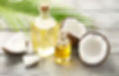 Manfaatkan Minyak Kelapa untuk 5 Perawatan Kulit Rumahan Ini!