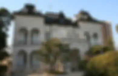 Terkenal Berhantu, Rumah Luas nan Megah Ini Tak Laku Meski Sudah Ditawarkan Secara Gratis, Mantan Penghuni Akui Nenek Buyutnya Lah Sosok yang Seringkali Terlihat