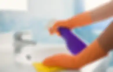 Lakukan Ini Kalau Masih Harus Berbagi Kamar Mandi di Kos Saat Pandemi!