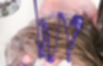 Begini 6 Cara Memakai Purple Shampoo yang Benar. Jangan Keliru!