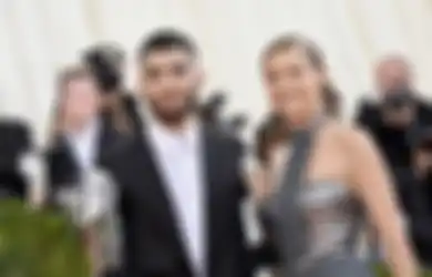 5 Pasangan Seleb Hollywood Ini Jadian Hingga Tunangan Setelah Karantina Bareng