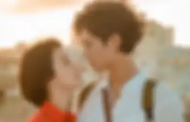 20 Tanda-tanda Cowok Jatuh Cinta Sama Kamu, Simak Baik-baik ya Bestie
