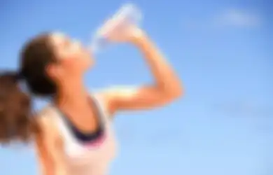 8 Alasan Pentingnya Minum Air Putih Untuk Jaga Kesehatan di Era New Normal