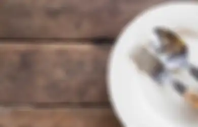 Udah Ramai Makan di Luar, Ini 5 Hal yang Bisa Dilakuakn saat Lupa Bawa Alat Makan Sendiri