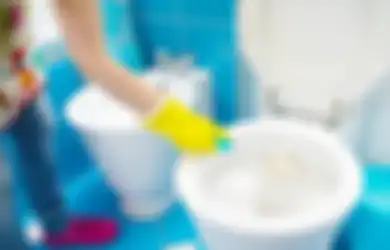 6 Cara Mudah Membersihkan Noda Bandel di Toilet Dengan Bahan HCL