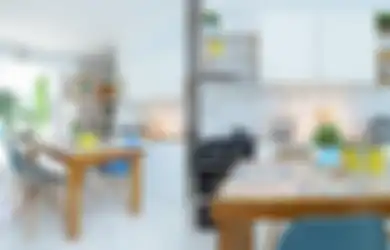 Inspirasi Dapur Mungil di Ruang Tengah, Tetap Cantik dan Terasa Lapang