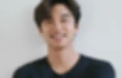 Merayakan 20 Tahun Berkarya, Gong Yoo Sapa Penggemar Lewat IG!