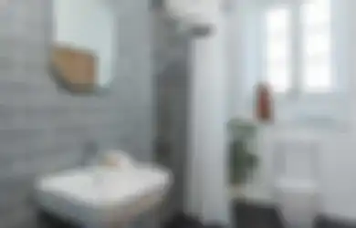 Terasa Nyaman, Ini 6 Trik Mengatur Furnitur di Kamar Mandi Mungil