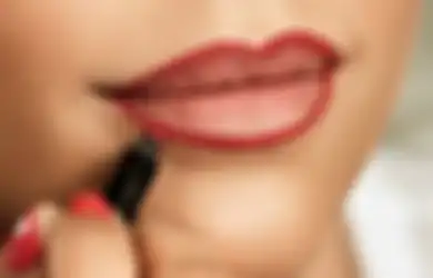 Jaga Penampilan Tetap Cetar, Ini 5 Kesalahan yang Harus Dihindari Saat Bikin Lip Liner