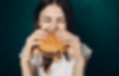 Wajib Tahu! Ini 4 Penyebab Kita Tetap Merasa Lapar Padahal Sudah Makan