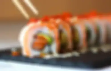 5 Bahaya Terlalu Sering Makan Sushi, Salah Satunya Keracunan Merkuri!