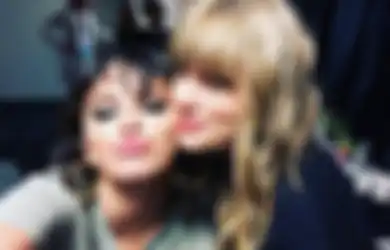 Selena Gomez Ngaku Pengin Kolab Bareng Taylor Swift dan Bilang Bakal Rilis Album Baru!