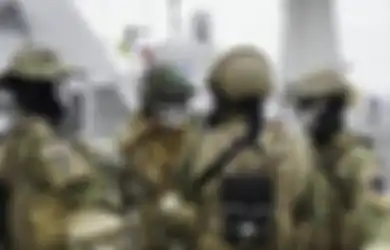 Seenak Jidat Masuk ke Wilayah Indonesia, Prajurit Kopaska TNI AL Terobos Pertahanan Kapal Perang Malaysia, Tanpa Kokang Senjata Musuh Kabur Terbirit-birit