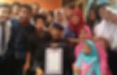 Salut, dengan Gaji Pas-pasan, Anggota Brimob Ini Berhasil Hidupi 79 Anak Yatim Selama Lebih dari 11 Tahun