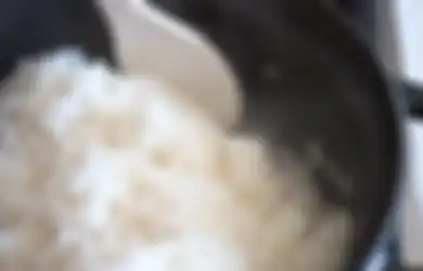Cocok Buat Anak Kost, Ini 3 Cara Agar Nasi di Rice Cooker Enggak Cepat Basi!