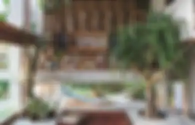 Inspirasi Desain Rumah Open Space Bergaya Tropis, Plafonnya Menjulang