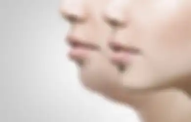 Enggak Pede Sama Double Chin? Atasi Pakai Trik Makeup di TikTok Ini!