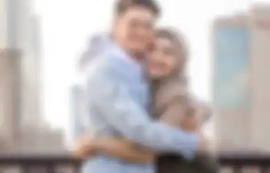 Zaskia Sungkar Positif Hamil Usai 10 Tahun Nantikan Momongan, Sang Suami Rela Jual Apartemen untuk Bangun Rumah Lengkap dengan Fasilitas Lift Demi Calon Bayi