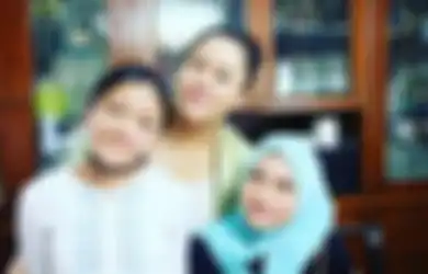 Ariel Noah Dituntut Tanggung Jawab Setelah Ketahuan Hamili di Luar Nikah, Foto Sarah Amalia Kepergok Khianati Sang Mantan Suami Beredar Hingga Maki-maki Awak Media: 'Anda Semua Belum Puas?'