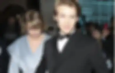 Swifties! Ini 5 'Kode' yang Ditemukan Fans Tentang Pertunangan Taylor Swift dan Joe Alwyn