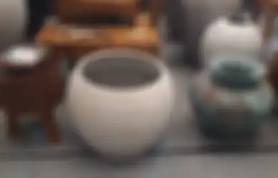 Guci Tanah Liat Sebagai Dekorasi Rumah, Fungsional Sekaligus Visual