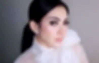 Tak Mengaku Oplas, Paranormal Ini Malah Ungkapkan Kecantikan Syahrini Tak Alami, 'Untuk Menarik Rezekinya'