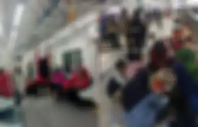 Viral Penumpang MRT Jakarta Piknik Hingga Gelantungan, Ini Deretan Fasilitas yang Ada di Dalamnya!