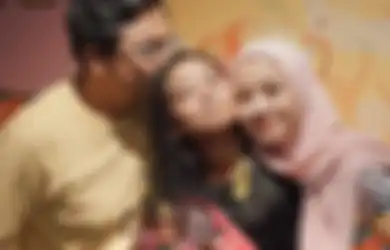Paranormal Kondang Ini Sudah Cium Bau-bau Perselingkuhan di Rumah Tangga Engku Emran, Laudya Cynthia Bella Ternyata Pernah Kasih Tanda Ada Orang Ketiga yang Merebut Hati Mantan Suaminya