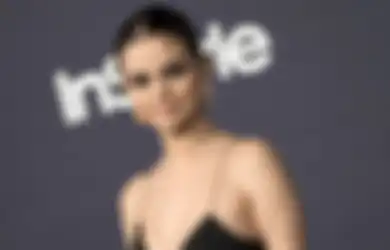Terkejut, Begini Reaksi Selena Gomez Saat Dikasih Gift di Live TikTok!